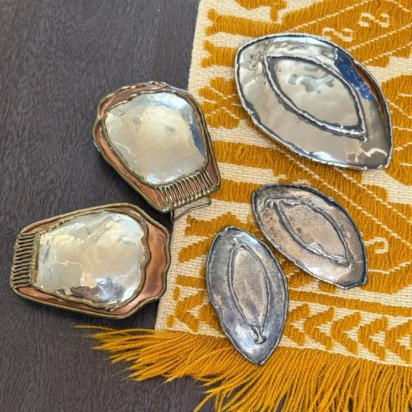 Lot of 5 Handmade Metal Belt Buckles and 3 Woven Sashes - Picture 3 of 12